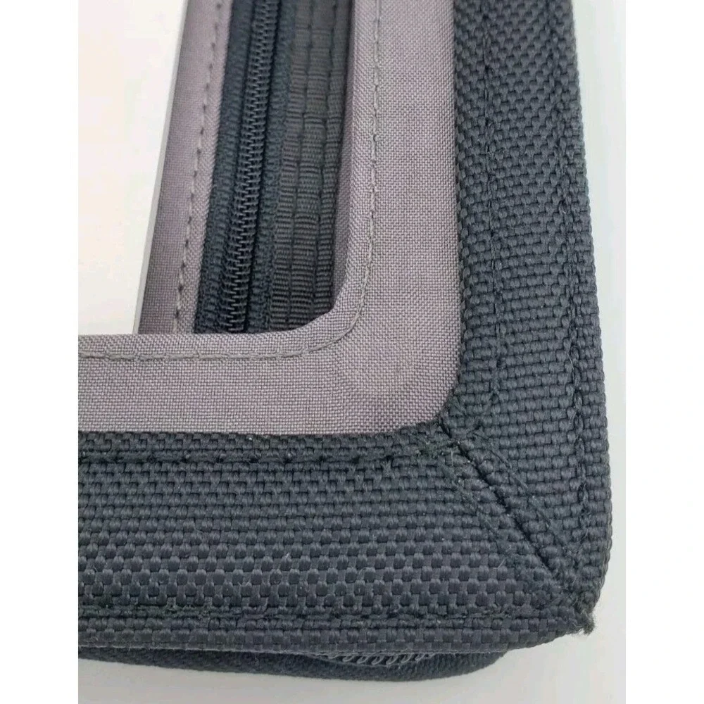 High Sierra Dell Swag Travel Wallet Front Magnetic Window Zip Close Notepd Black